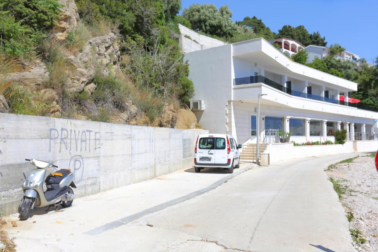 Family Friendly Apartments With A Swimming Pool Zivogosce - Porat, Makarska - 18150 Exterior photo