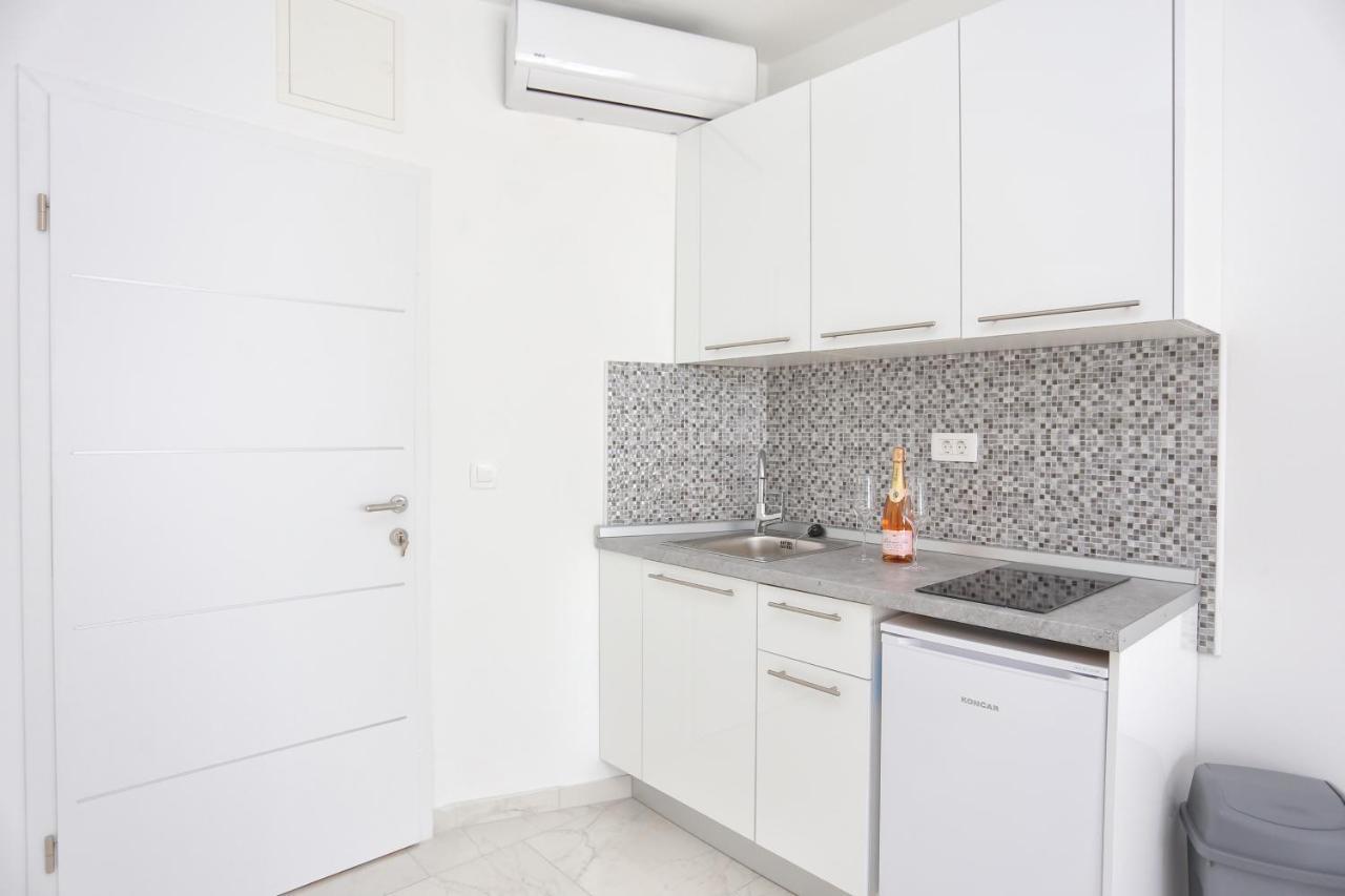 Family Friendly Apartments With A Swimming Pool Zivogosce - Porat, Makarska - 18150 Exterior photo